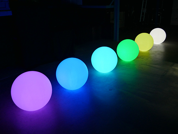 有限会社システムアート 製品情報 ブライトボール 充電式防滴型ledファニチャーライト ボールライト キューブライト 光るボール