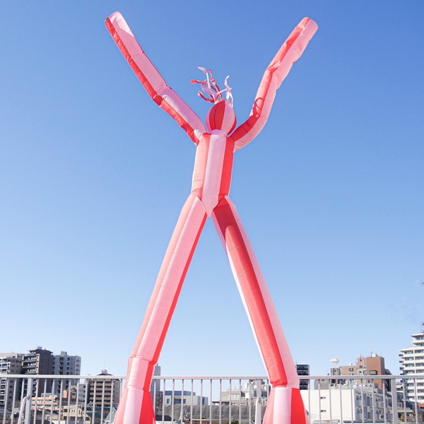 有限会社システムアート スカイダンサー レンタルラインナップ ストライプマン 高さ約6m